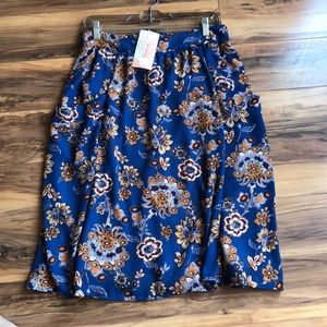 Mid length skirt